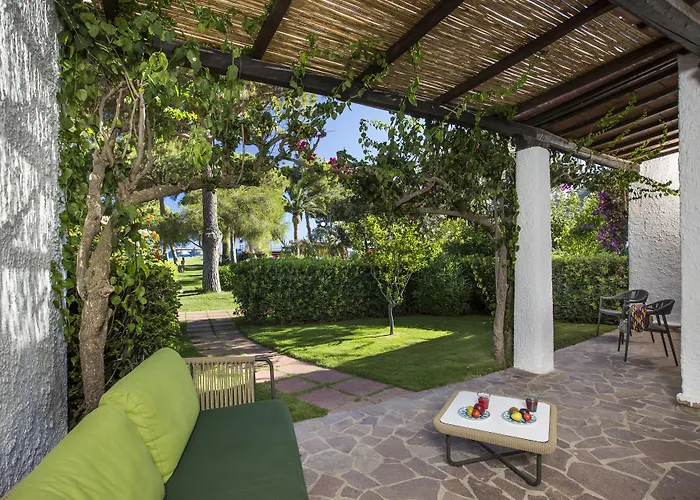 Cormoran Aparthotel 4*