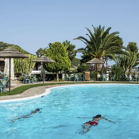 Cormoran Aparthotel 4*