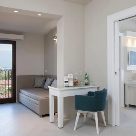 Cormoran Aparthotel 4*