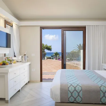 Cormoran Aparthotel 4*